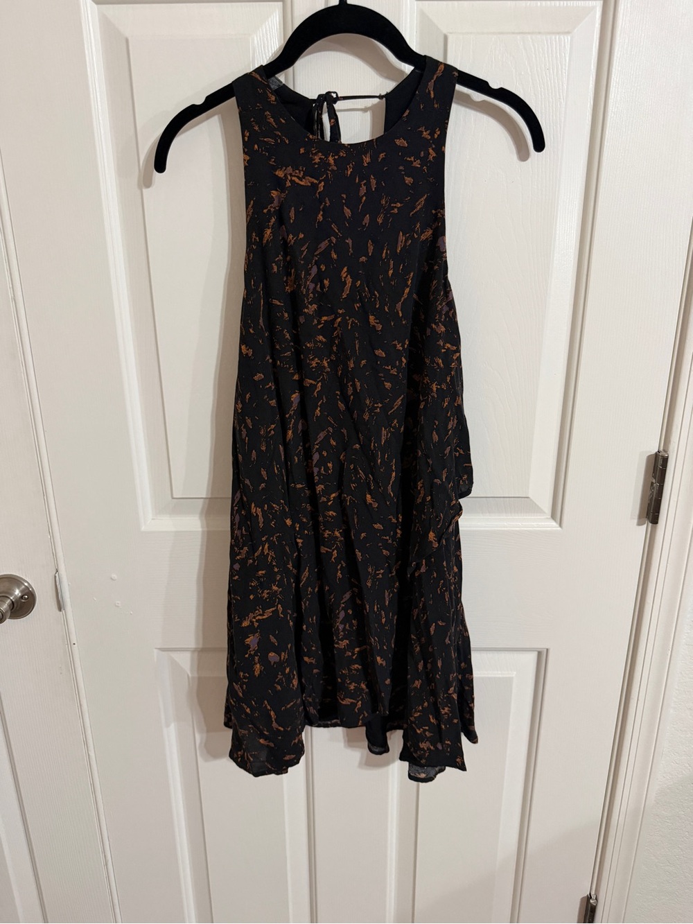 Silence + Noise Angel Tulip Hem Swing Dress S Urban Outfitters Abstract